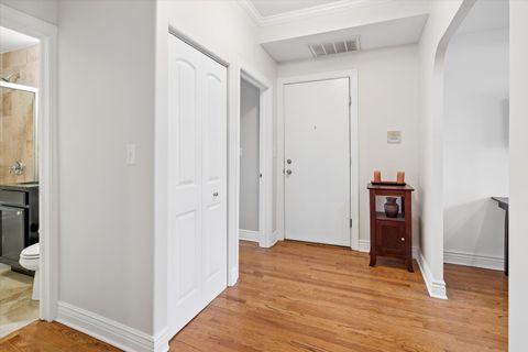 Tiny photo for 7035 N Greenview Avenue #3S, Chicago, IL 60626 (MLS # 12594407)