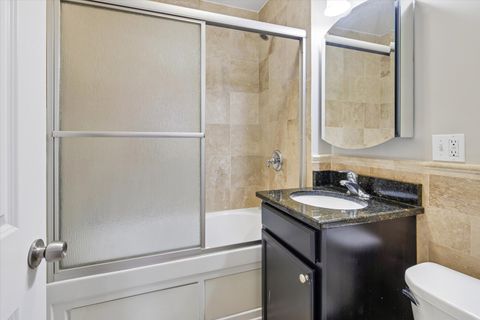 Tiny photo for 7035 N Greenview Avenue #3S, Chicago, IL 60626 (MLS # 12594407)