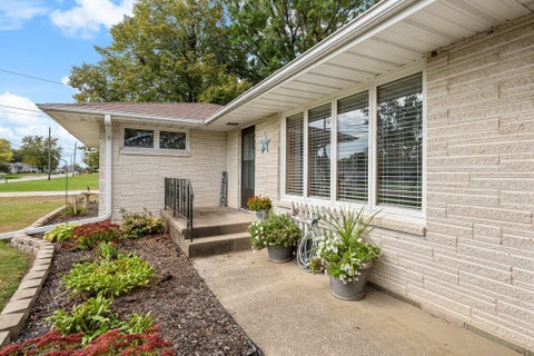 Tiny photo for 322 11th Place, Camanche, IA 52730 (MLS # 12785241)