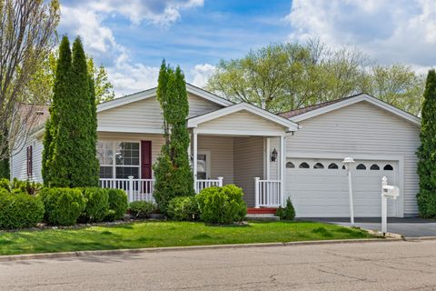 Photo of 102 Hitching Post Lane, Grayslake, IL 60030 (MLS # 12647721)