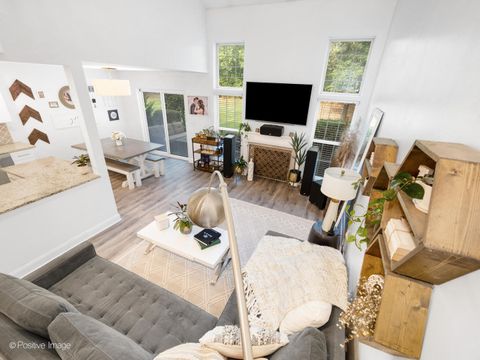 Tiny photo for 1188 Harbor Court, Glendale Heights, IL 60139 (MLS # 12498151)