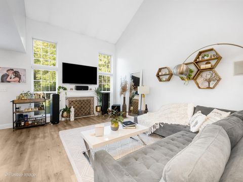 Tiny photo for 1188 Harbor Court, Glendale Heights, IL 60139 (MLS # 12498151)