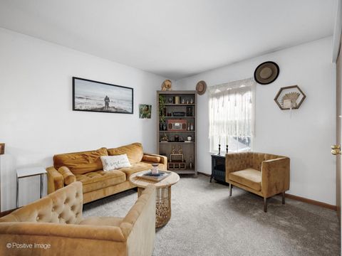 Tiny photo for 1188 Harbor Court, Glendale Heights, IL 60139 (MLS # 12498151)