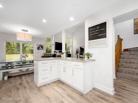 Tiny photo for 1188 Harbor Court, Glendale Heights, IL 60139 (MLS # 12498151)