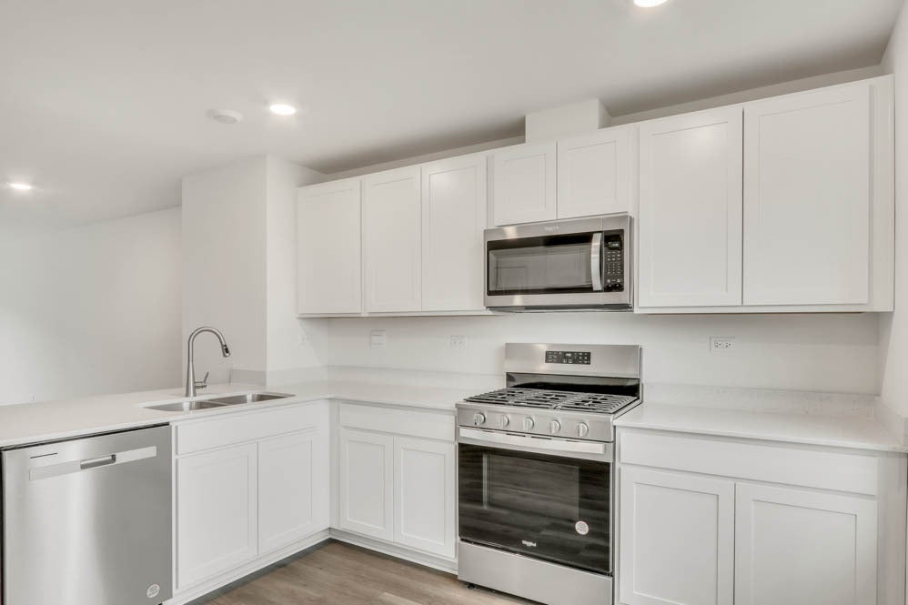 425 Lakeshore Court