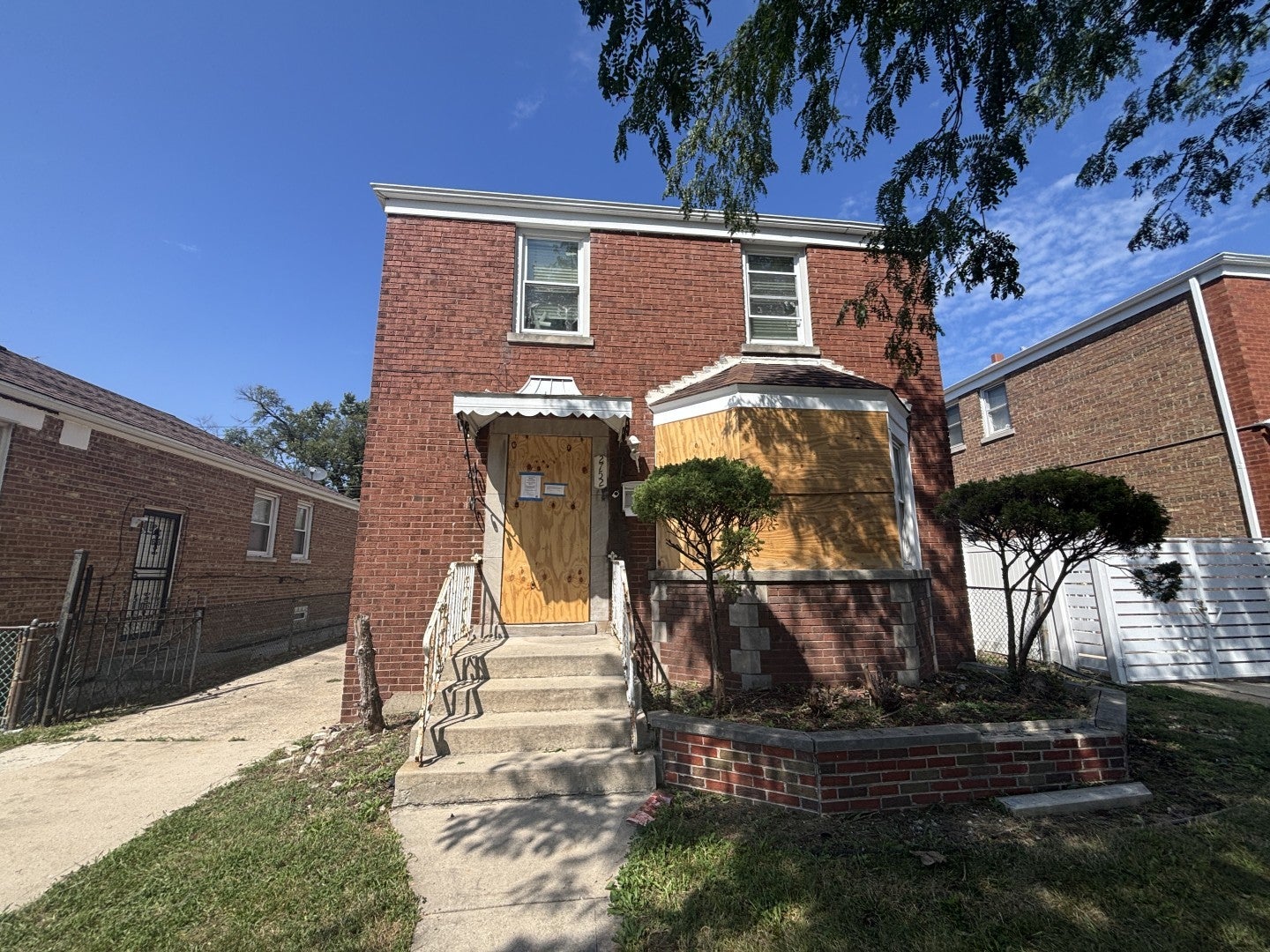 2752 W 83rd Street
