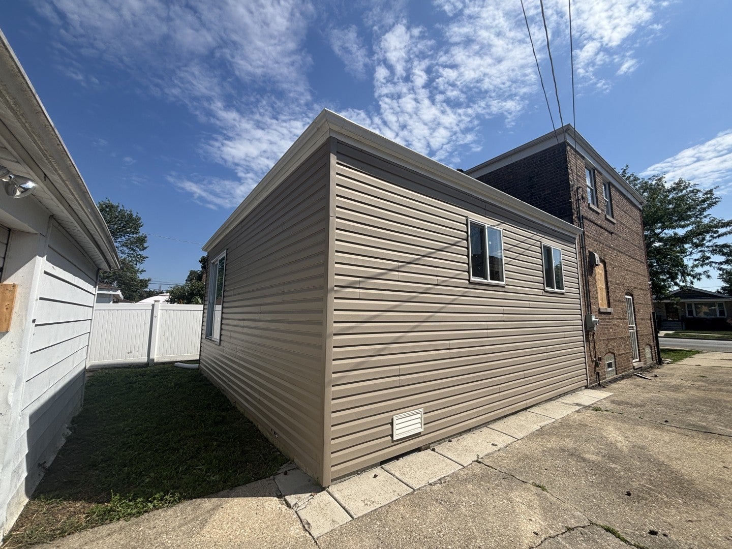 2752 W 83rd Street