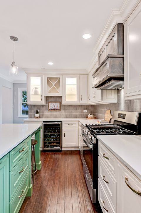 Tiny photo for 740 East Avenue, La Grange, IL 60525 (MLS # 12514037)