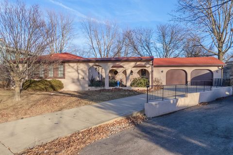 Photo of 28 Chatsford Court, Bloomington, IL 61704 (MLS # 12547981)