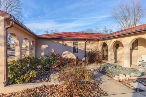 Tiny photo for 28 Chatsford Court, Bloomington, IL 61704 (MLS # 12547981)