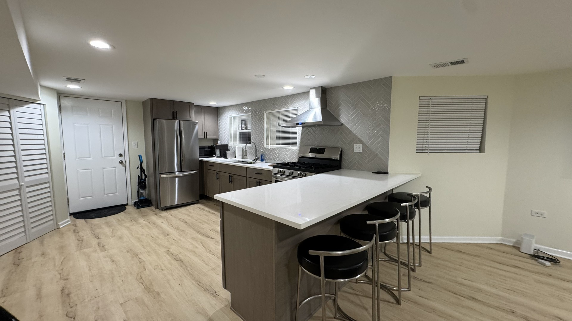 1305 N Austin Boulevard G