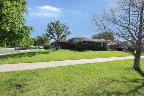Tiny photo for 8537 163rd Street, Tinley Park, IL 60487 (MLS # 12654399)