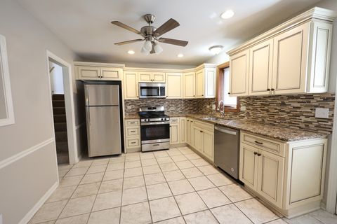 Tiny photo for 8537 163rd Street, Tinley Park, IL 60487 (MLS # 12654399)