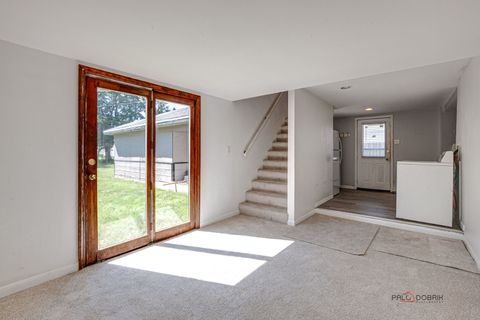 Tiny photo for 1206 Landon Avenue, Winthrop Harbor, IL 60096 (MLS # 12469065)