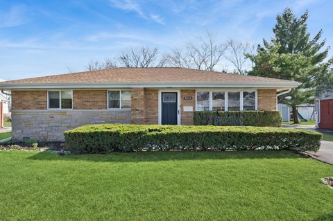 Photo of 7441 Lake Street, Morton Grove, IL 60053 (MLS # 12613708)