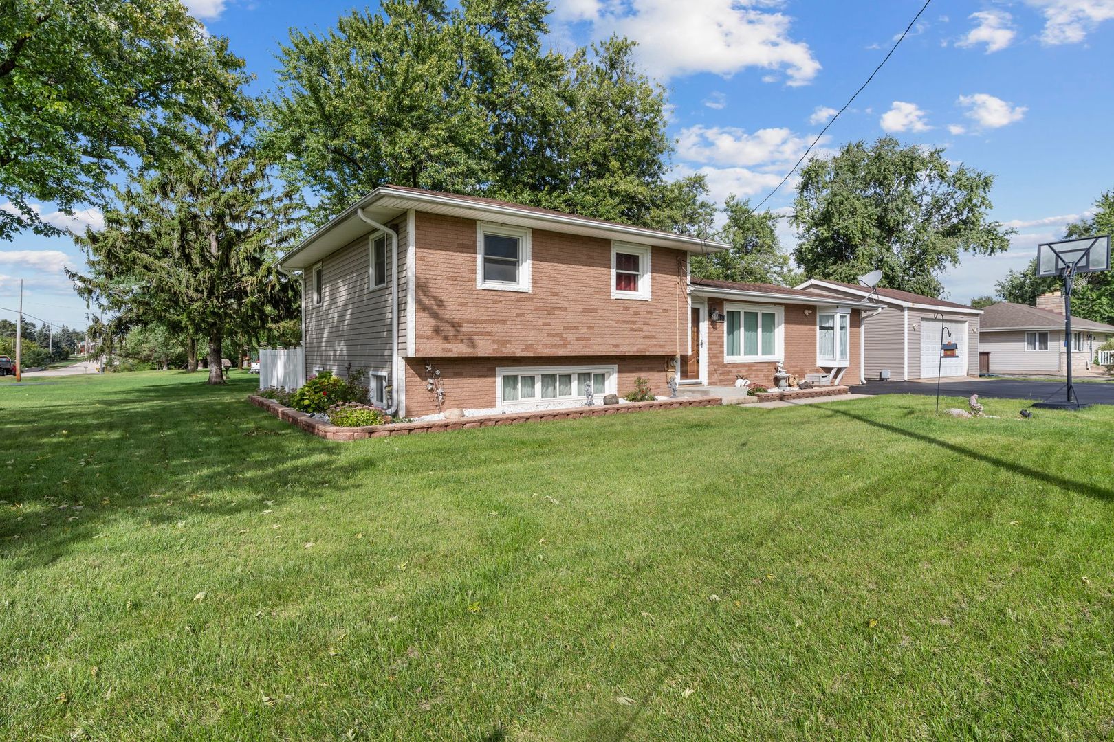 960 Becker Lane