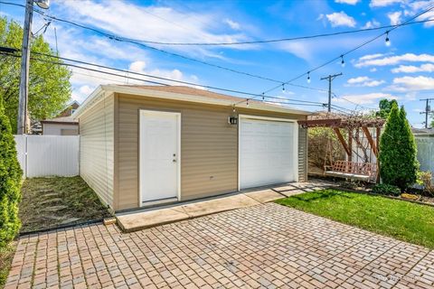 Tiny photo for 2937 N 74th Court, Elmwood Park, IL 60707 (MLS # 12626894)
