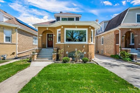 Tiny photo for 2937 N 74th Court, Elmwood Park, IL 60707 (MLS # 12626894)