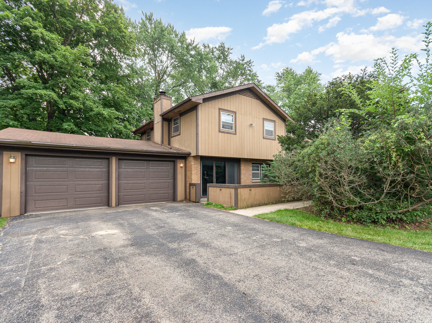 426 E Fabyan Parkway
