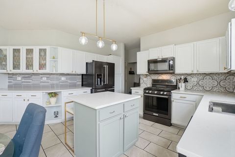 Tiny photo for 2174 Muirfield Trail, Bolingbrook, IL 60490 (MLS # 12633251)