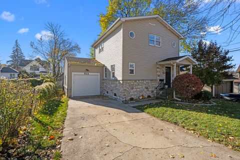 Photo of 311 Ohio Avenue, St. Charles, IL 60174 (MLS # 12516102)