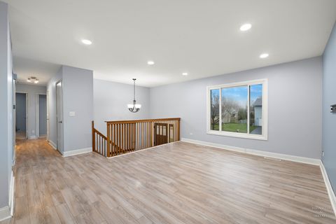 Tiny photo for 582 Arthur Drive, Cary, IL 60013 (MLS # 12615847)