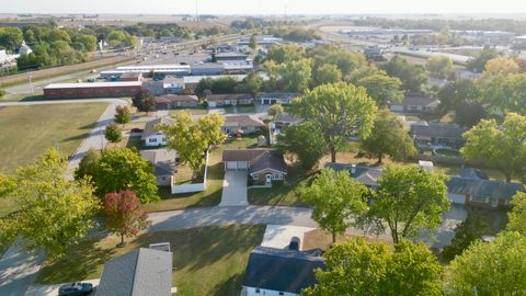 Tiny photo for 2 Edgewood Drive, Pontiac, IL 61764 (MLS # 12491167)