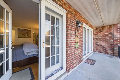 Tiny photo for 520 Biesterfield Road #122b, Elk Grove Village, IL 60007 (MLS # 12587097)