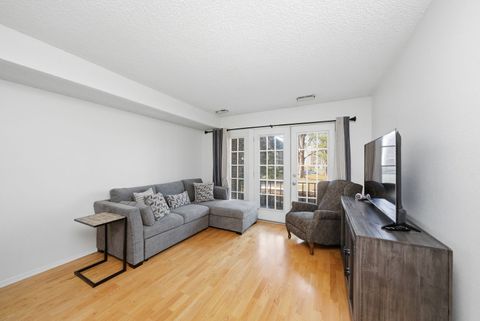 Tiny photo for 520 Biesterfield Road #122b, Elk Grove Village, IL 60007 (MLS # 12587097)