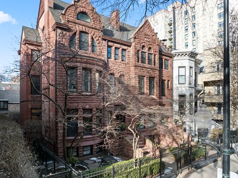 1226 N Dearborn Street B Chicago IL 60610