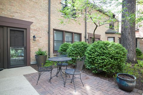 Tiny photo for 1226 N Dearborn Street #B, Chicago, IL 60610 (MLS # 12531687)