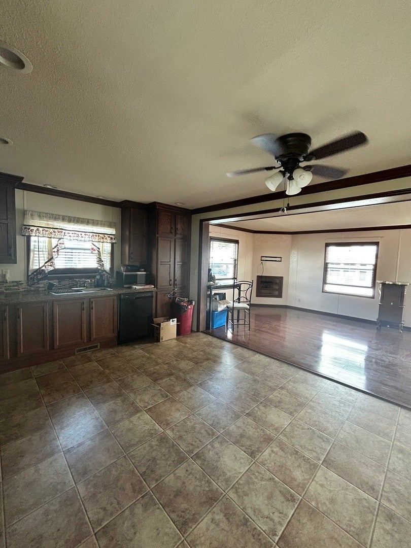 8800 S Harlem Avenue 404