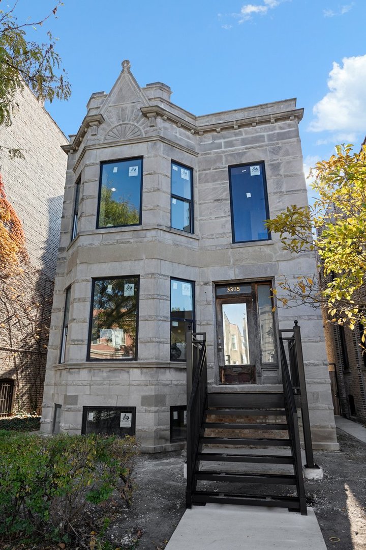 3305 W Wrightwood Avenue