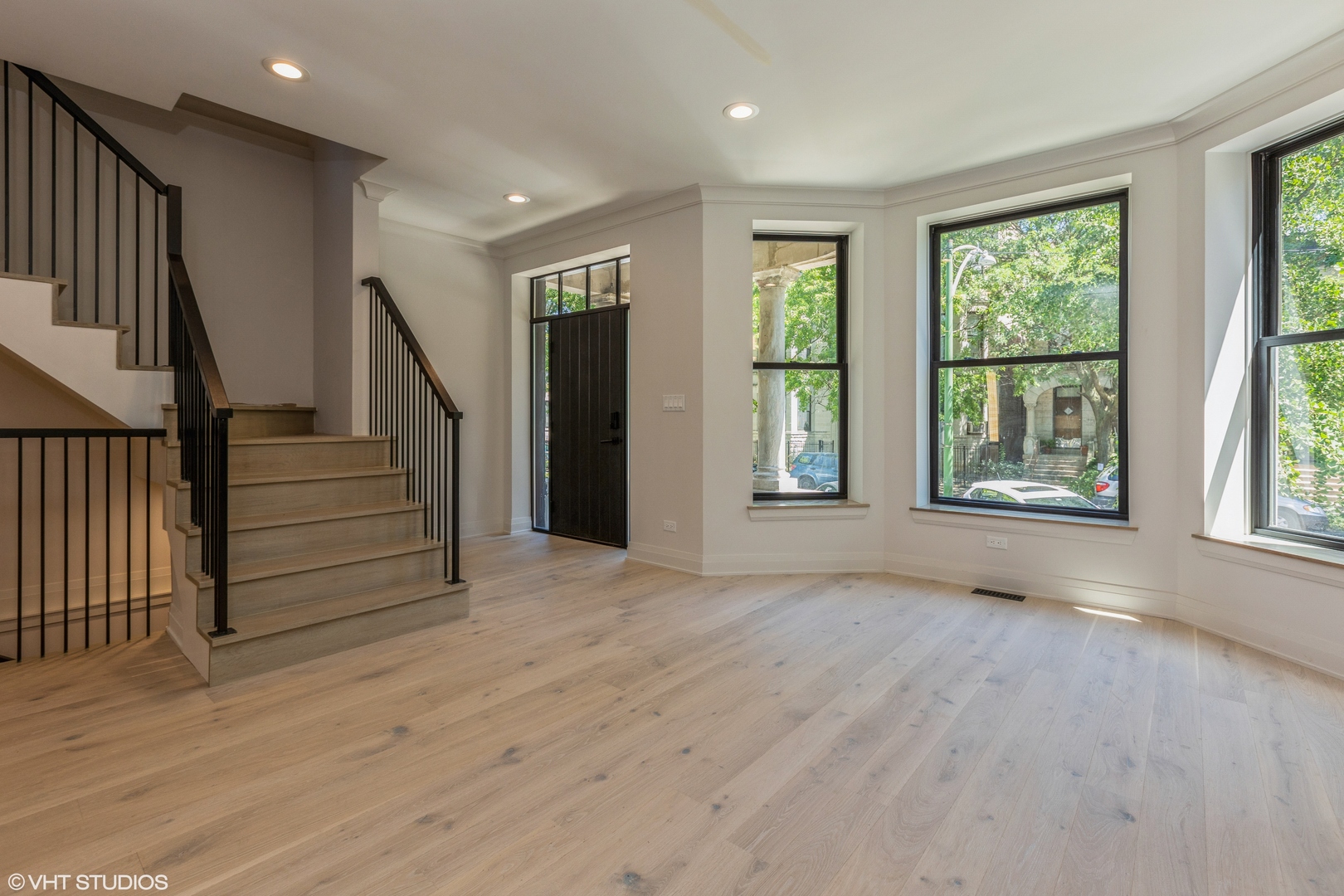 3305 W Wrightwood Avenue