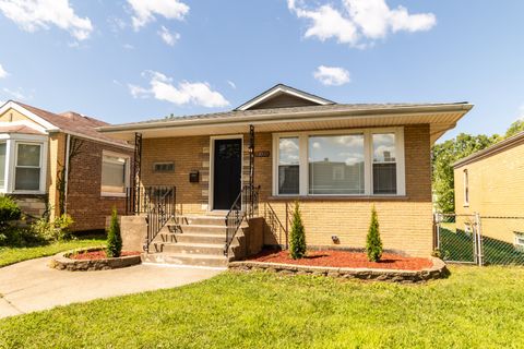 Tiny photo for 11010 S Union Avenue, Chicago, IL 60628 (MLS # 12496166)