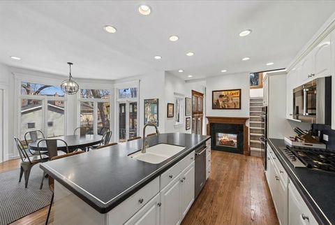 Tiny photo for 530 N East Avenue, Oak Park, IL 60302 (MLS # 12630332)