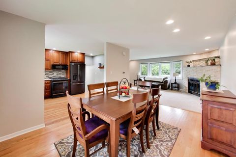 Tiny photo for 3505 Winston Drive, Hoffman Estates, IL 60192 (MLS # 12673993)