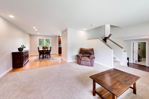 Tiny photo for 3505 Winston Drive, Hoffman Estates, IL 60192 (MLS # 12673993)
