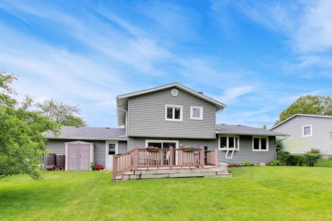 Tiny photo for 3505 Winston Drive, Hoffman Estates, IL 60192 (MLS # 12673993)