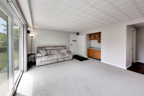 Tiny photo for 3505 Winston Drive, Hoffman Estates, IL 60192 (MLS # 12673993)
