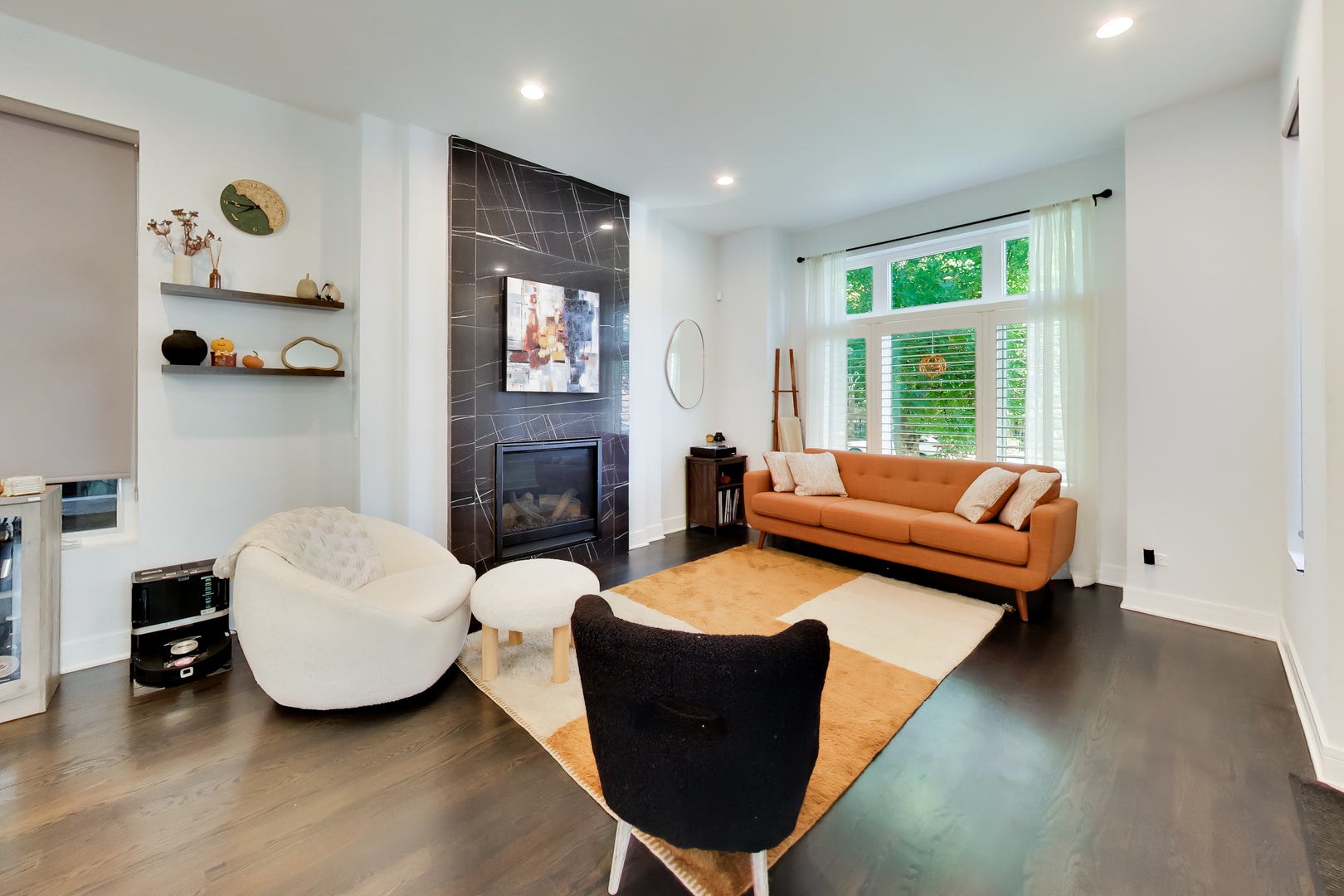 2415 W Huron Street