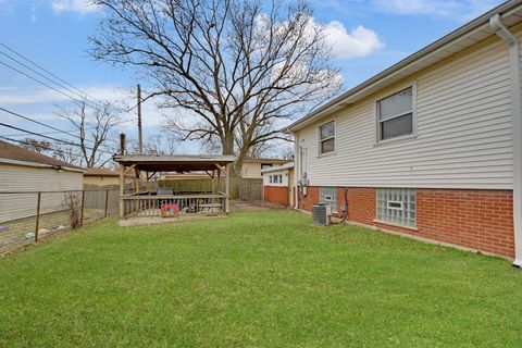 Tiny photo for 333 Homewood Court, Chicago Heights, IL 60411 (MLS # 12567953)