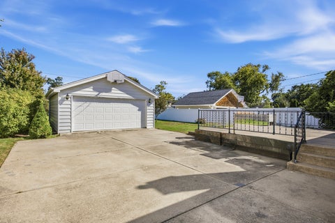 Tiny photo for 455 N Maple Avenue, Elmhurst, IL 60126 (MLS # 12778786)