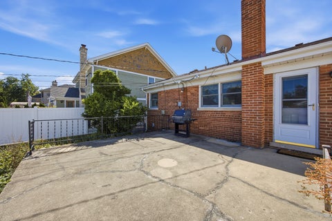 Tiny photo for 455 N Maple Avenue, Elmhurst, IL 60126 (MLS # 12778786)