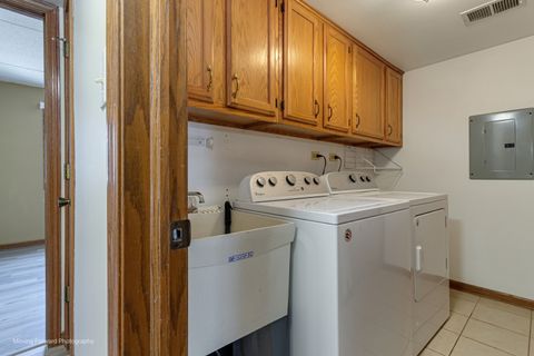 Tiny photo for 17960 Royal Oak Court #2S, Tinley Park, IL 60477 (MLS # 12518887)