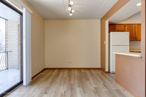 Tiny photo for 17960 Royal Oak Court #2S, Tinley Park, IL 60477 (MLS # 12518887)