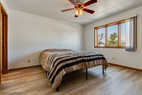 Tiny photo for 17960 Royal Oak Court #2S, Tinley Park, IL 60477 (MLS # 12518887)