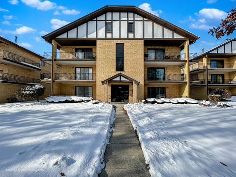 Tiny photo for 17960 Royal Oak Court #2S, Tinley Park, IL 60477 (MLS # 12518887)