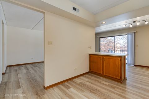 Tiny photo for 17960 Royal Oak Court #2S, Tinley Park, IL 60477 (MLS # 12518887)