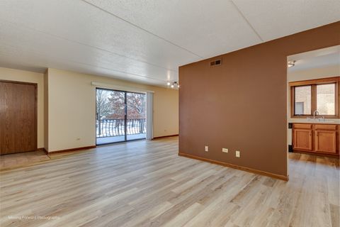 Tiny photo for 17960 Royal Oak Court #2S, Tinley Park, IL 60477 (MLS # 12518887)